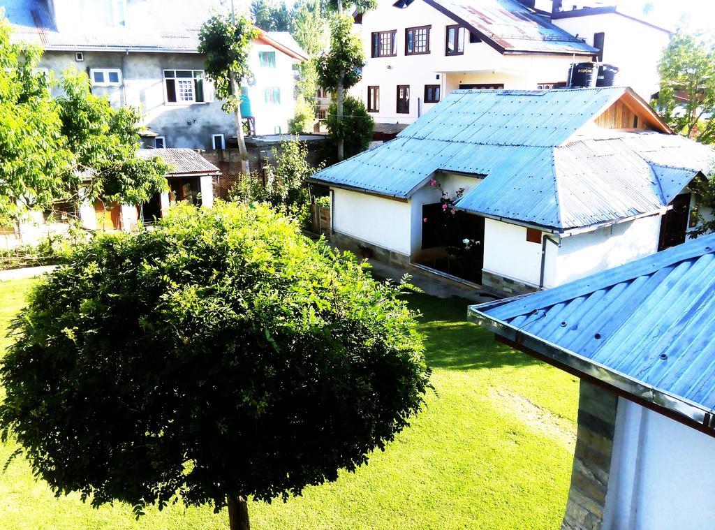 Jeelani Guest House Srīnagar Exterior foto