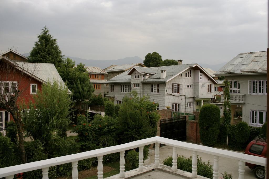 Jeelani Guest House Srīnagar Exterior foto
